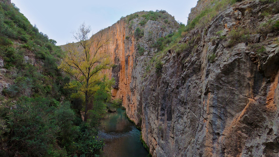 Video-audio recording: I offer a comprehensive suite of visual solutions, capturing the beauty of landscapes. My advanced stabilization techniques guarantee smooth and dynamic visuals. YouTube